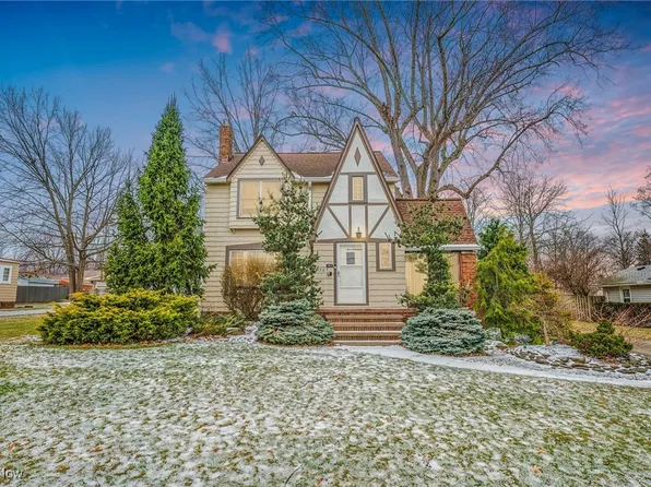 9305 W Moreland Rd, Parma, OH 44129