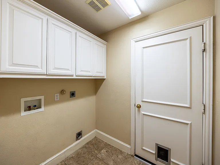 6366 Shadywood Dr — Photo 22