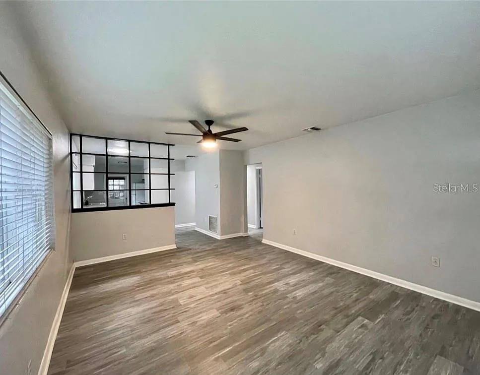 3 bed, 2.0 bath, 1068 sqft, $2,275 — Photo 3