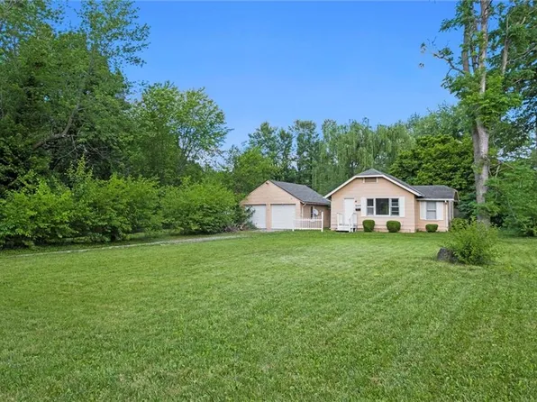 8249 Ward Pkwy, Kansas City, MO 64114