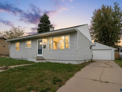 2401 E 18th St, Sioux Falls, SD, 57103
