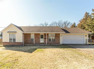 2827 Wilcox Rd, Poplar Bluff, MO 63901