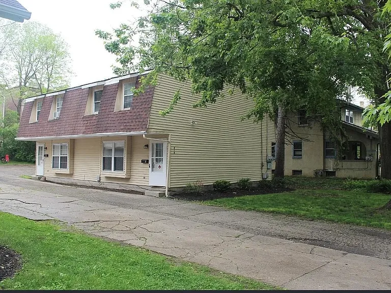 414 S Main St — Photo 1