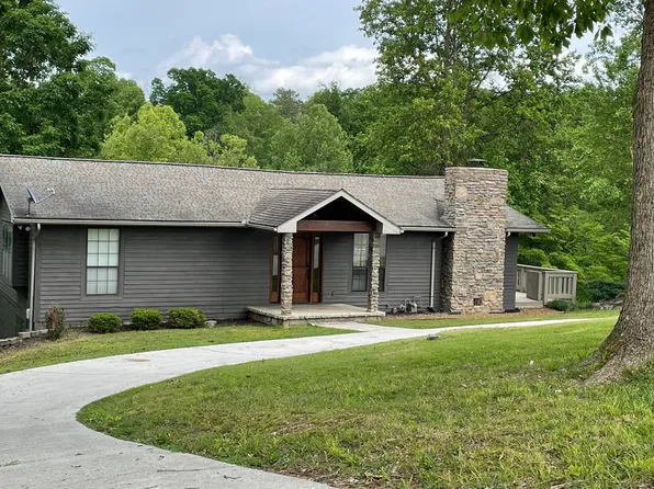 163 Rebel Rd, Harriman, TN 37748