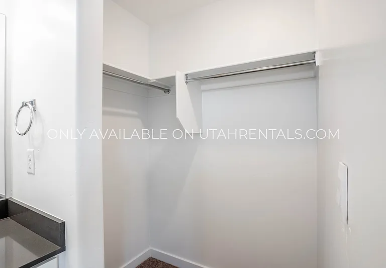 333 S 1110 W — Photo 13