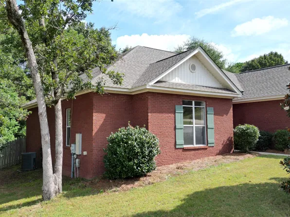 716 Pinetuckett Pkwy, Deatsville, AL 36022