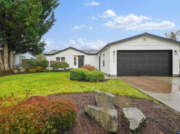 1025 Willow Ct, Mount Angel, OR 97362