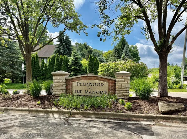 6248 Crest Forest Ct E, Clarkston, MI 48348