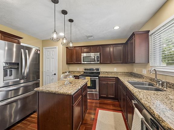 2nd image of 14403 Chestnut Falls Dr