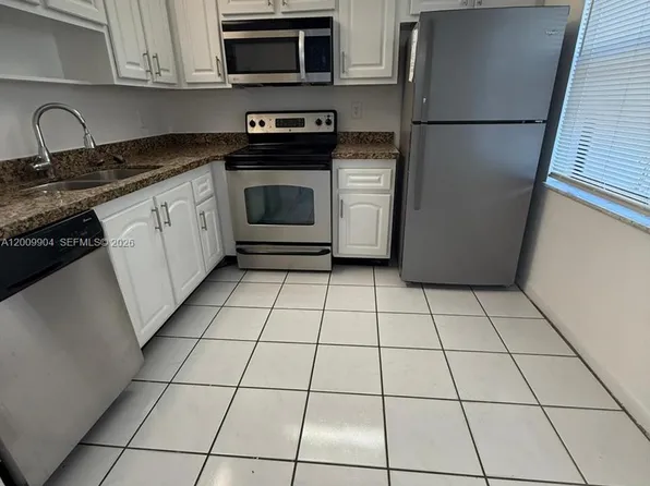16413 Grape Way, Delray Beach, FL 33484
