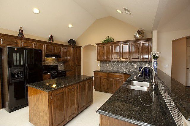 Sleek and spacious kitchen 