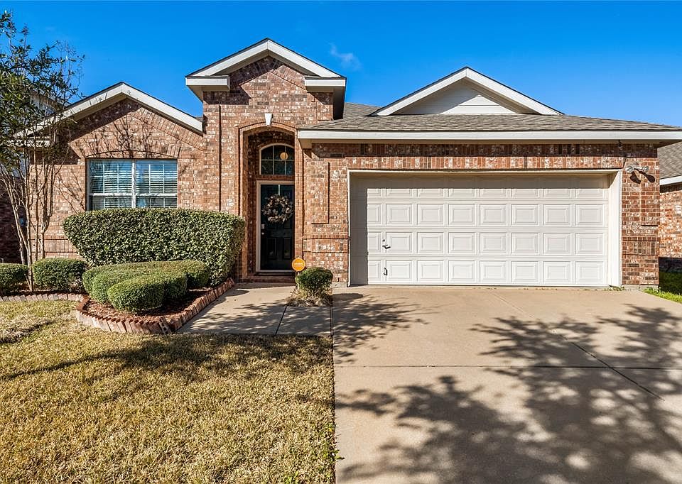 1st image of 208 Bayberry Dr