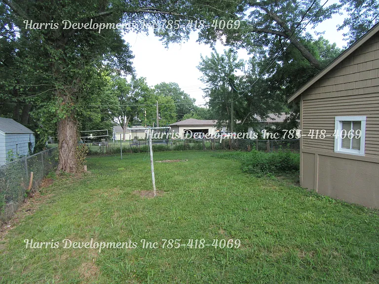 1237 S Cedar St — Photo 13