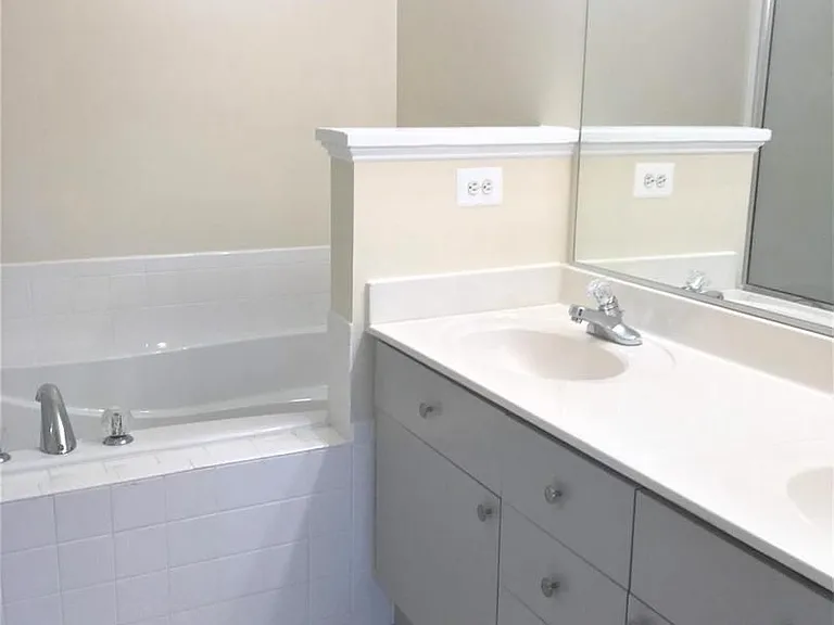 2480 Angeline Dr #304 — Photo 9