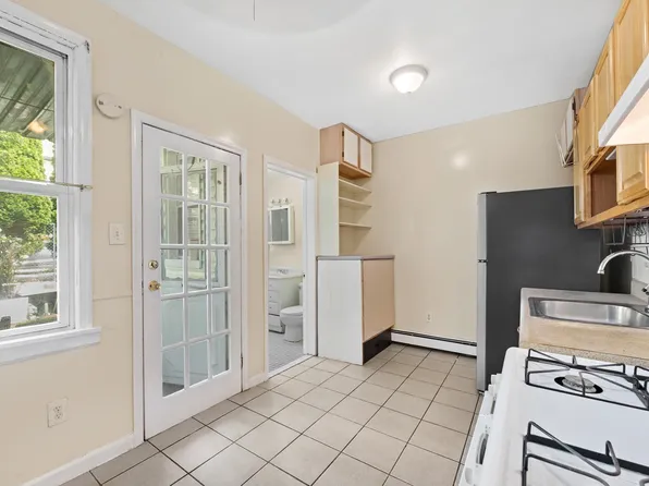 44 Court House Place image 7 of 18