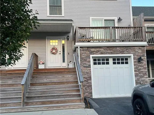 6 Jupiter Ln #D, Richmond, RI 02898