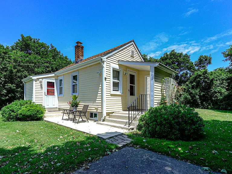 1839 W Main Rd — Photo 20