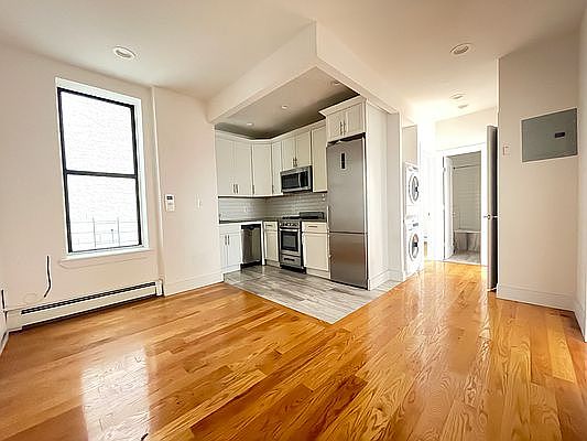 4th image of 508 Manhattan Ave #2D