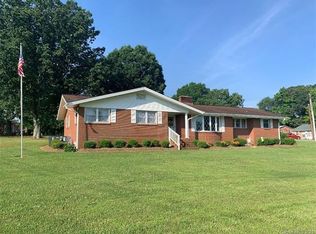 1102 E Klutz St, Maiden, NC 28650