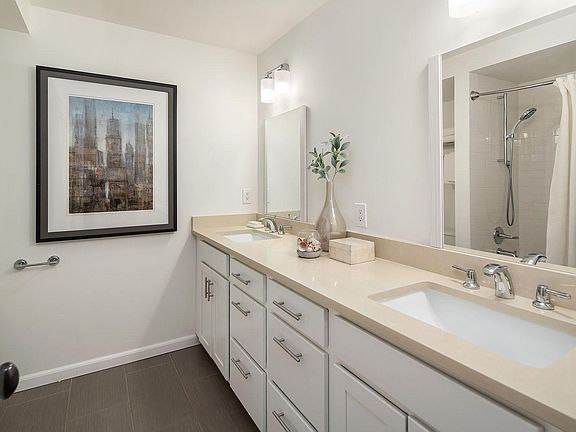2nd image of 8426 NE 21st Pl