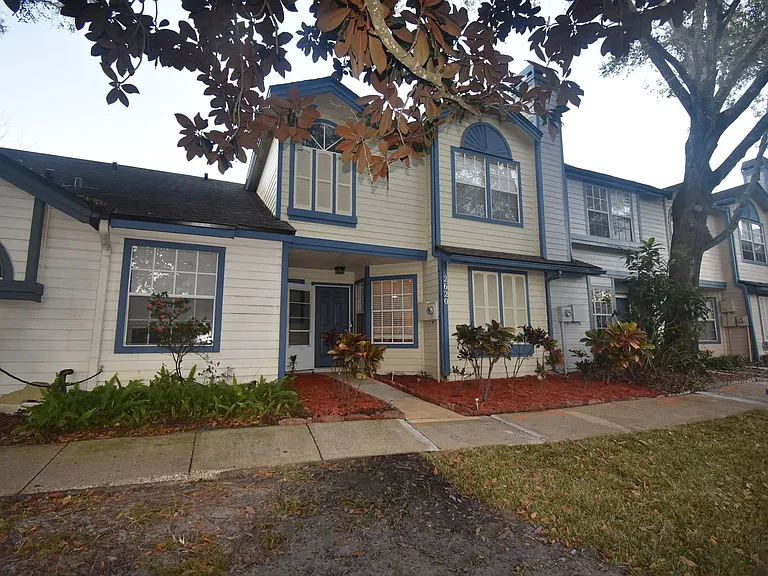 2620 Lancaster Ct — Photo 1