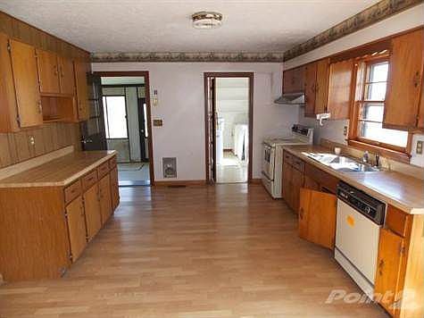 3rd image of 68 Deerland Dr