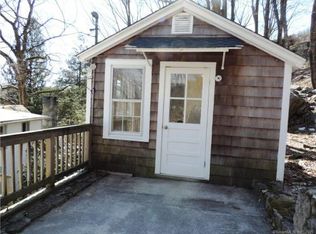 13 1/2 Reynolds Rd, Danbury, CT 06811