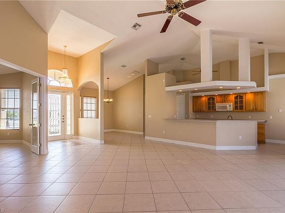5th image of 4342 SW 10th Ave