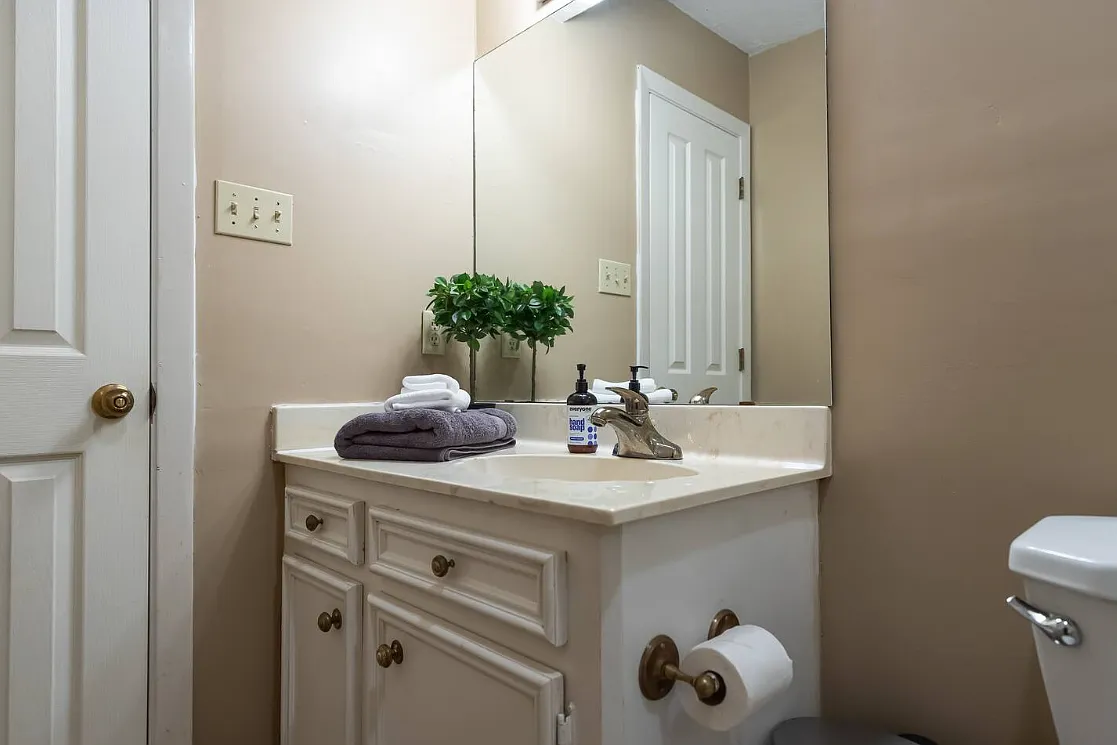 3 bed, 3200 sqft, $2,900 — Photo 2