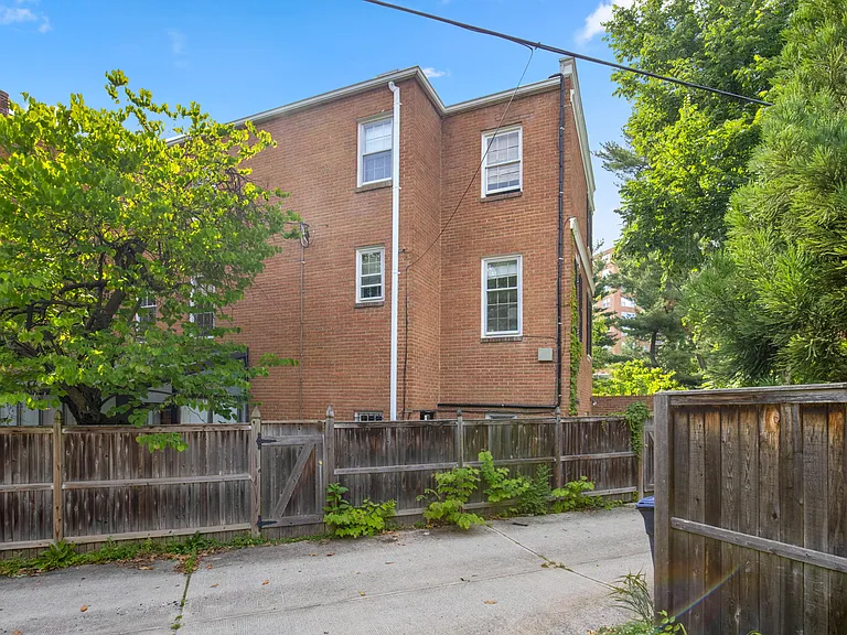 3909 Watson Pl NW — Photo 42