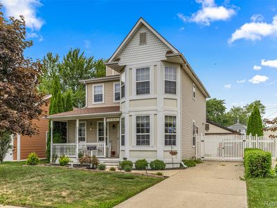 524 Orchard St, Wyandotte, MI, 48192