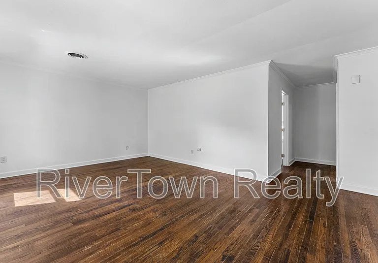 810 Indian Dr — Photo 6