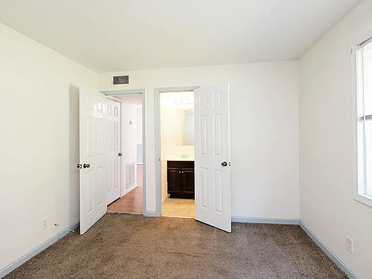 108 Jefferson Hwy #11 — Photo 4