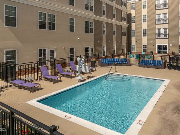 1903 E Marshall St #204-V