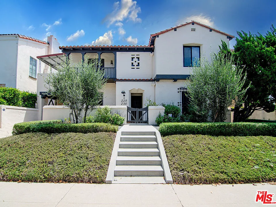 228 S Orange Dr