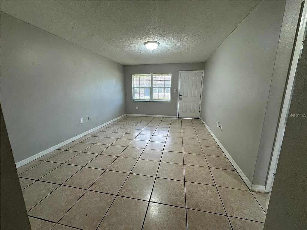 2 bed, 1.0 bath, 900 sqft, $1,250 — Photo 4