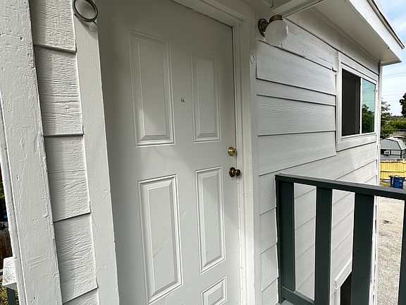 2nd image of 417 Eleanor Ave #6