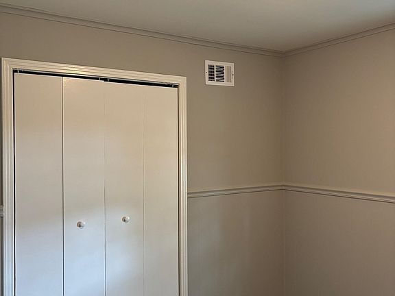 3rd image of 1745 Myrna Ln