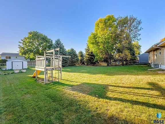 5th image of 300 N Hagemeyer Dr