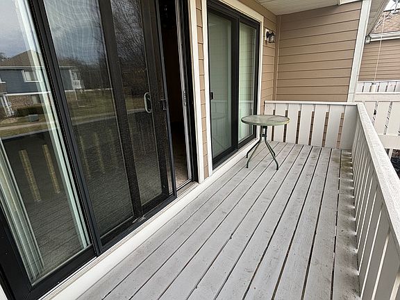 5th image of 298 Maplewood Ct