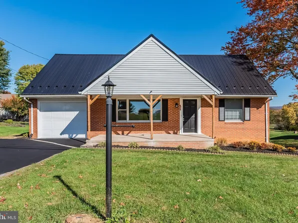 6527 Penn National Dr, Fayetteville, PA 17222