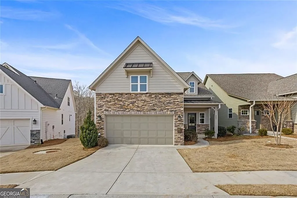 351 Grand Cir photo 1