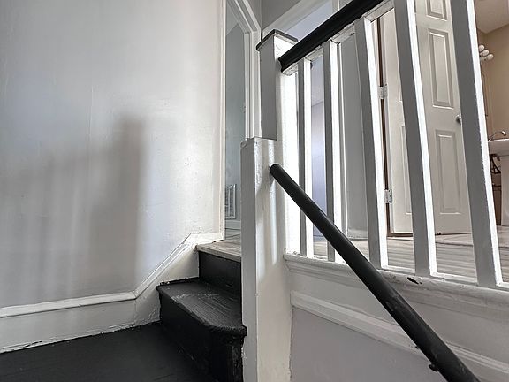 5th image of 2647 S 68th St