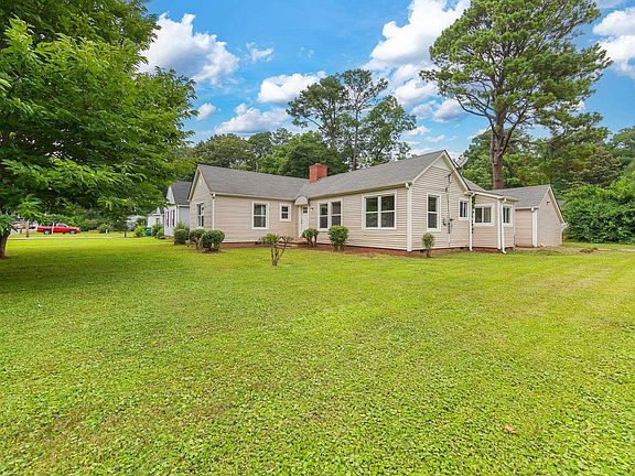 2nd image of 113 Iris Dr