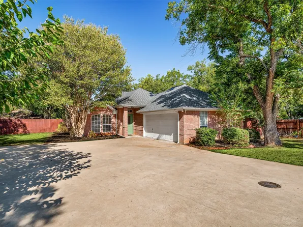8816 The Briers Ct, Granbury, TX 76049