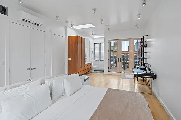 Sold by Compass | media 16