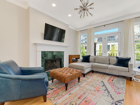 2nd image of 1664 N Dayton St #2
