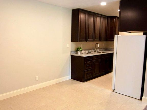 4th image of 3 Emerald Dr #14