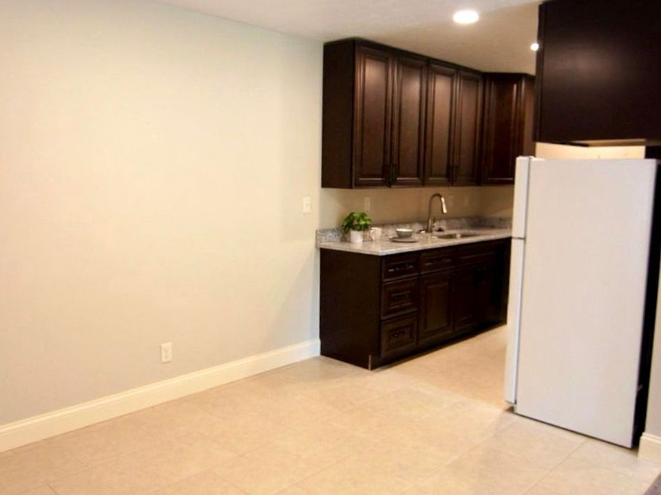 1st image of 3 Emerald Dr #19