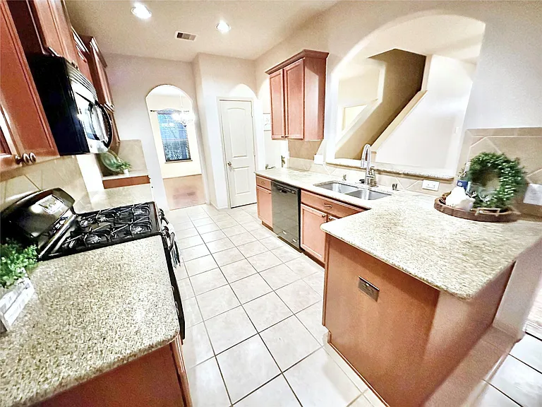 12801 Winter Springs Dr — Photo 5